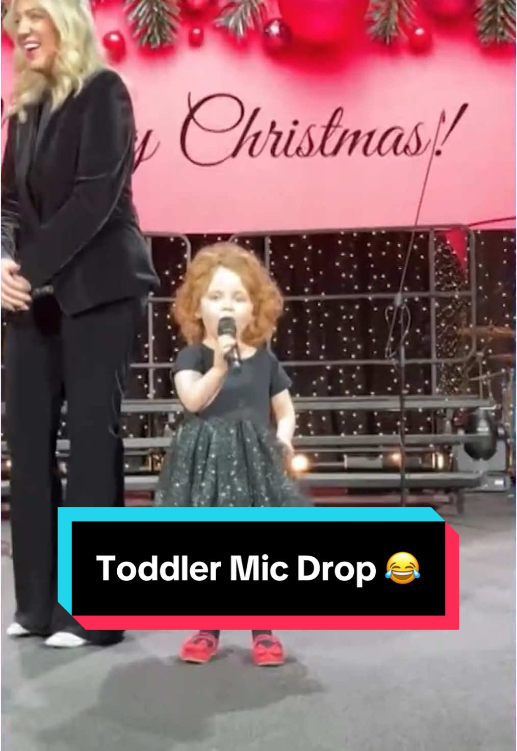 She said what she said! 😂🎤 #kids #toddler #holiday #kellyclarkson 