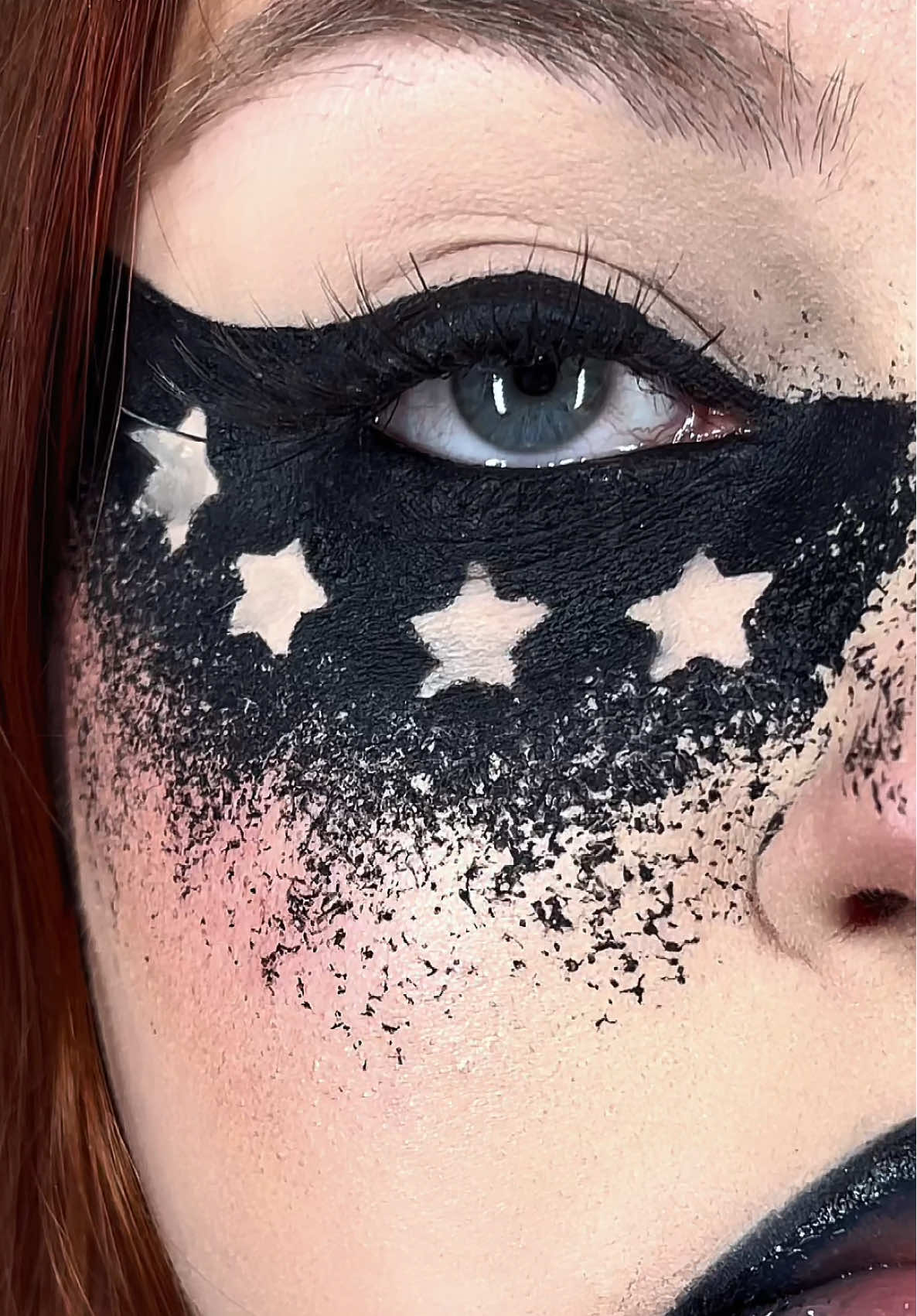 Star makeup tutorial🖤⭐️ #starmakeup #darkmakeup #creativemakeup #editorialmakeup #makeuptutorial #makeup 