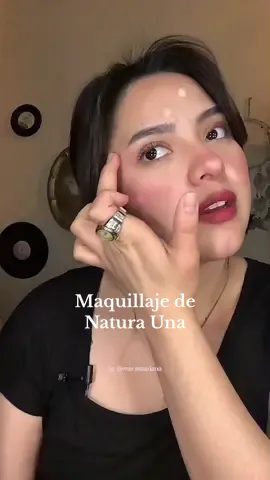 Maquillaje de Natura Una💄 Mas que recomendaciones les cuento mi experiencia con algunos productos para que puedan aprovechar al 100 los descuentos que estan ahorita en la pagina de @natura.mexico 🧸💌 - Primer Blur - Base HD - Corrector Cobertura Extrema - Delineador en Fibra para Cejas - Máscara para Pestañas 2 en 1 - Delineador en Fibra para Ojos - Studio Palette (paleta de sombras personalizable) - Paleta de Sombras 6 tonos - Labial Matte Intransferible #maquillaje #maquillajenatura #naturauna #opinionpersonal #makeupreview #naturamexico #makeup #productosdemaquillaje #review #maquillajetips #makeupshopping #mggnatura #marmaariana 
