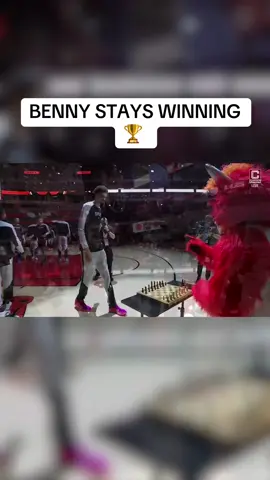 Benny beat the Spurs 😂👏 #chicagobulls #bennythebull #NBA #comedy 