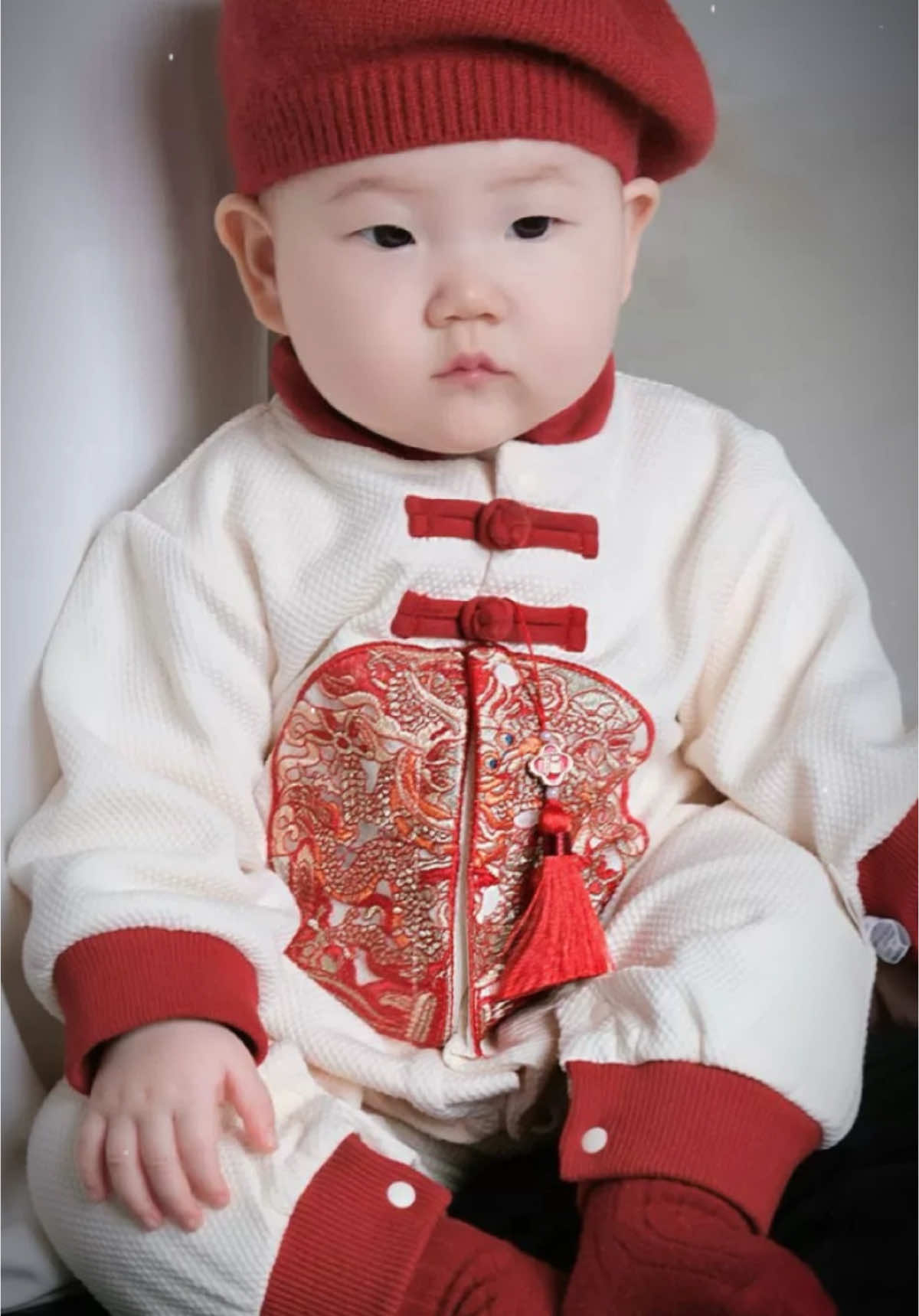 Tết này mặc màu đỏ cho may mắn cả năm #baby #quanaotreem #babykids #cutebaby #cute #betrai #xuhuong #outfitideas #viral #phoidobetrai #tet2025 