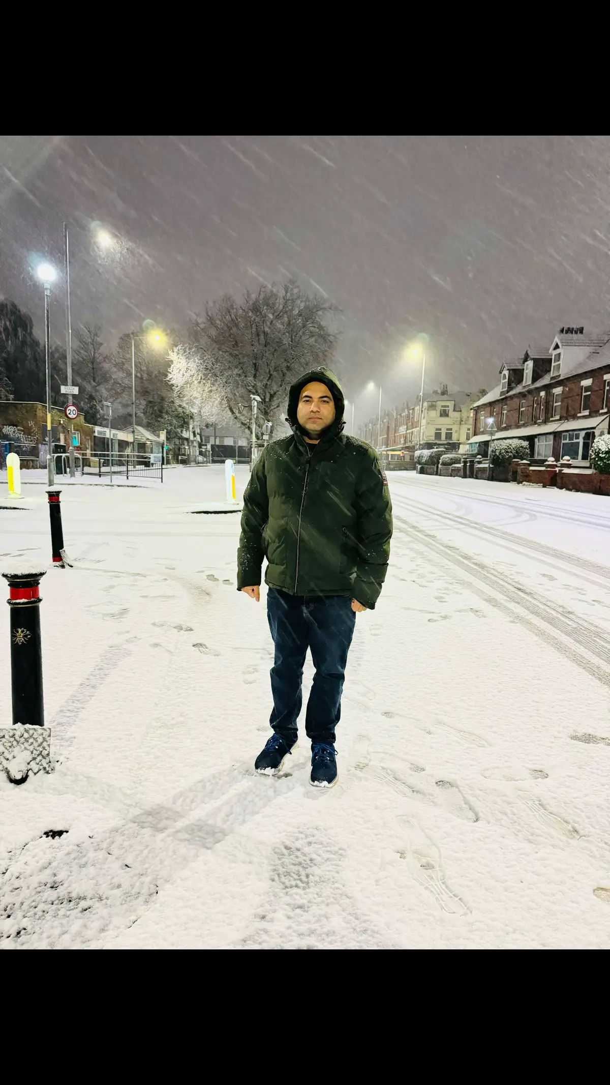 Snowfall in Manchester 2025#snowfall #england🇬🇧 #england #pakistan🇵🇰 #sahiwal #beautifulviews💯❣️❣️ #england #pgc @Engr. Khaliq Rehman 