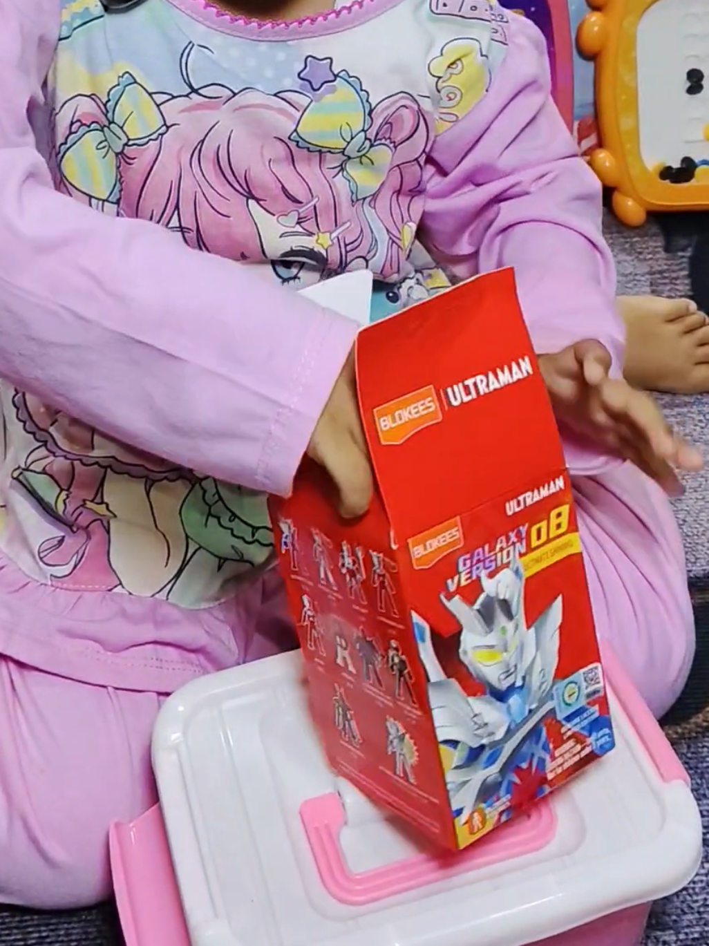 unboxing  Blind box ultraman #unboxing #blindbox #ultraman #viral #anak #mainan 