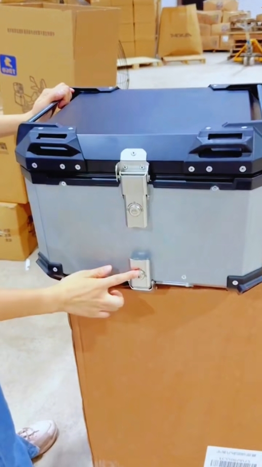 RXR 45 LITERS ABS PLASTIC TOP BOX 45L COMPARTMENT STORAGE UNIVERSAL FOR MOTORCYCLE 777## Motorcycle trunk #fyp #foryou #tiktokshop #goodthing 