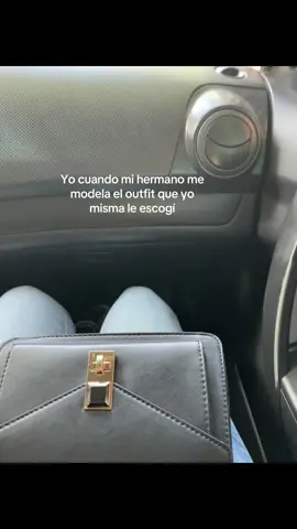 Q bien vestido te tengo Padre  😮‍💨