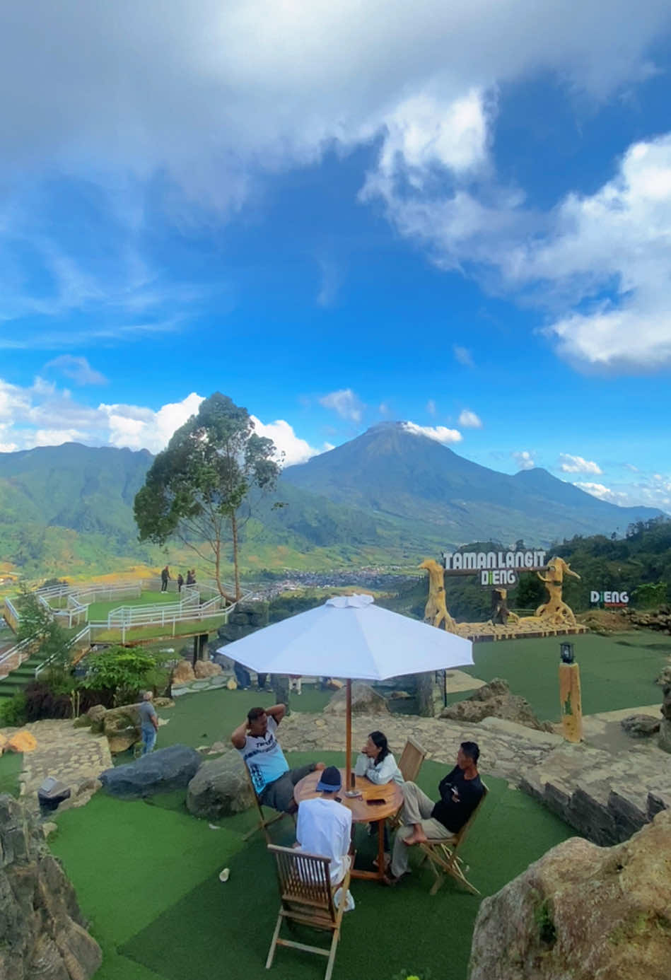 wisata @Taman Langit Official  #fyp #fypシ゚viral #fypシ #dieng #wonosobo #diengwonosobo #diengtrip #dienghits #diengtour #datarantinggidieng #exploredieng #wonosobozone #wonosobohitz #jatenggayeng #jatenghits #jawapride #pesonaindonesia 