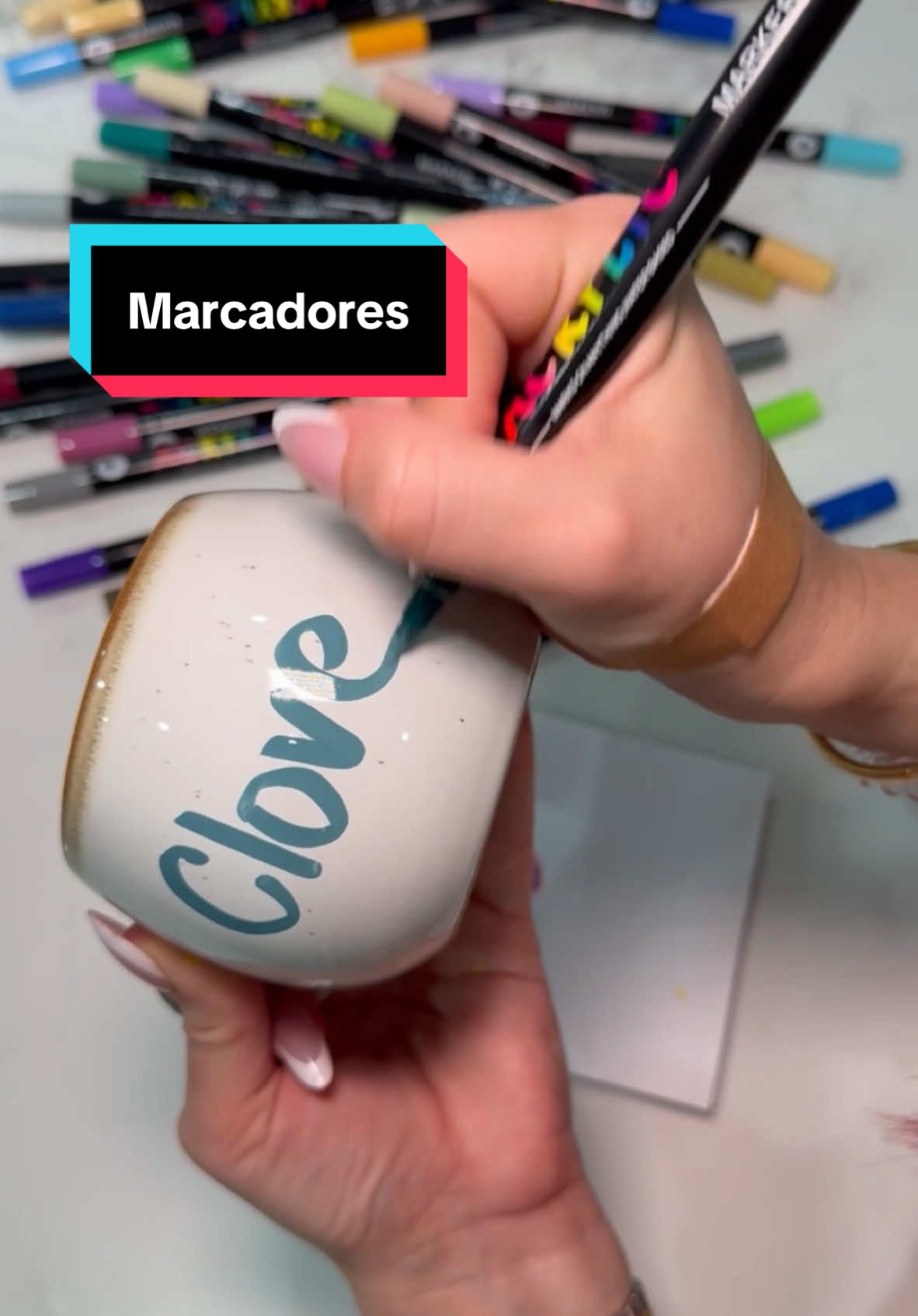 Muy buenos estos marcadores! Puedes dibujar en cualquier superficie #markers#colormarkers#permanentmarker#drawing#coloring  