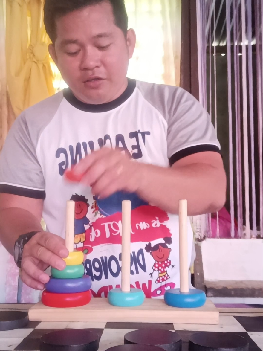 Replying to @vnznijels.leonor #buynow #towerofhanoi #towerofhanoitutorial #towerofhanoy #toysforkids #educationaltoys #toysforeveryone #teamhanoi #standardtowerofhanoi #towerofhanoicontest👏👏👏 #tower of hanoi geometry #Tower Of Hanoi 7 Rings Large #towerofhanoistandard #checkoutna #sirbandolino #fypviraltiktok🖤シ゚☆♡ #fypage #fypシ #fyp 