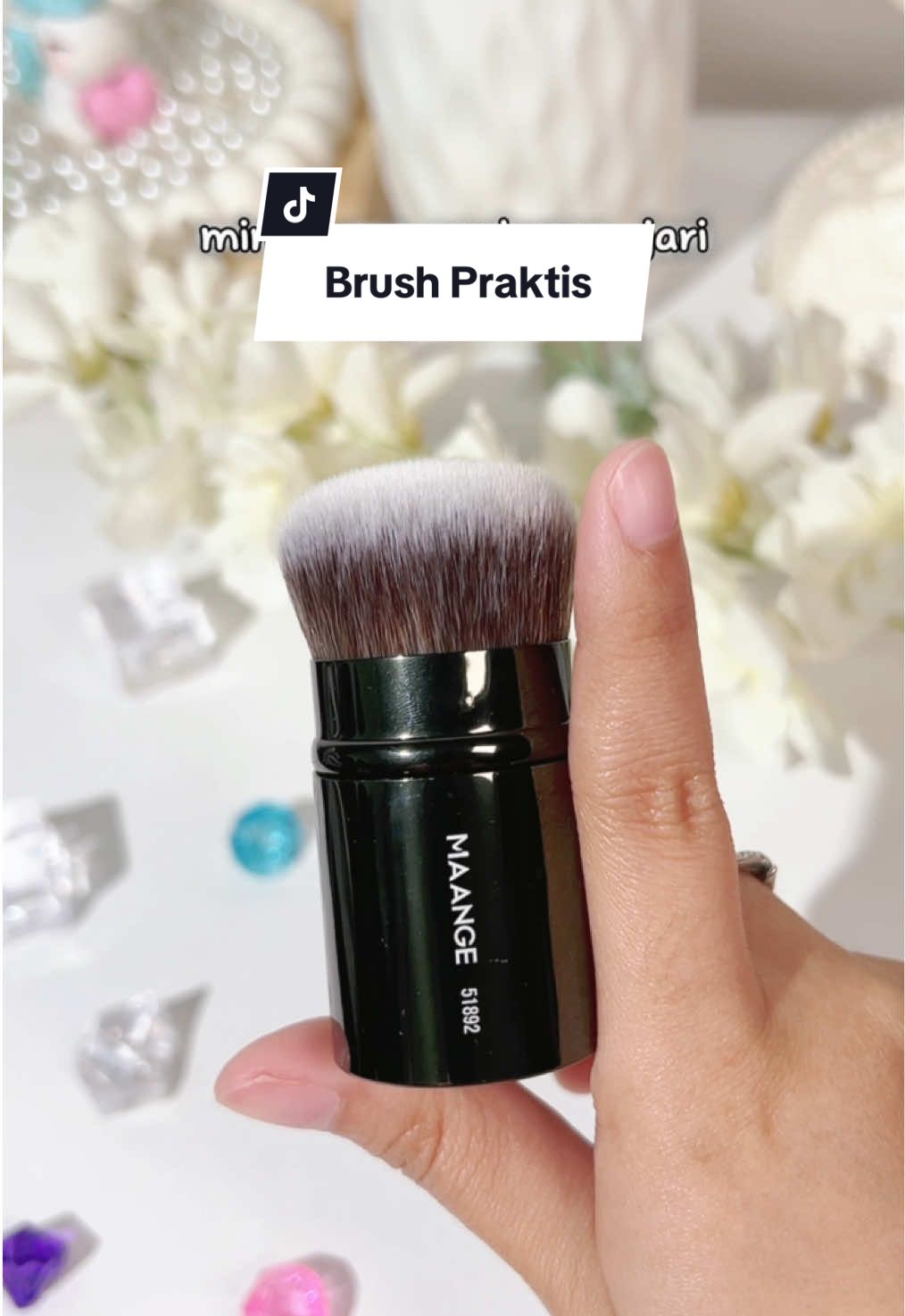 Brush praktis yang multifungsi  #MAANGE #MAANGEbeauty #MAANGEtools #viral #pilihbrushpilihMAANGE #racuntiktok #makeup #recommendations #rekomen #maangebrush #brush #maangesetbrush #makeuptools #brushmakeup #makeupbrush is 