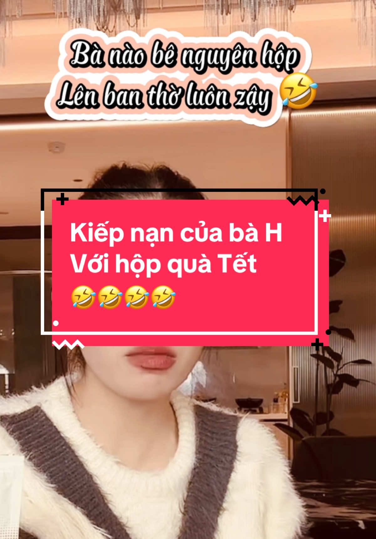 #CapCut kiếp nạn của bà H với hộp quà Tết 🤣🤣🤣 #quanglinhvlog #khoanhkhacdangyeu #quanglinhvlogs #phamquanglinh #teamchauphi #fanhangdumuc #dongluc #dethuong #vuive #teamcer #fanteamchauphi #đangyeu #haihuoc #haihuocvuinhon #fanquanglinhvlogs #hangdumuc #hangdumuclive #tamchuyen24h #tintuc 