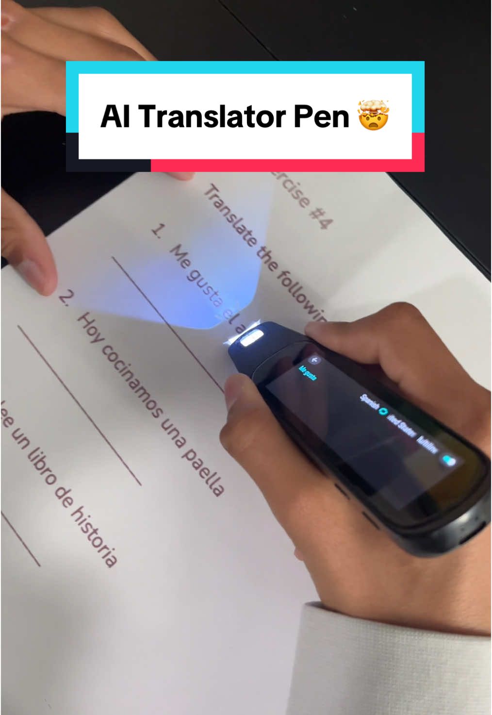 This AI Translator Pen looks just like a regular marker 🤯 #translator #translating #ai #aitranslation #school #exam #studying #highschool #inschool #spanishclass #schoolhacks #tiktokmademebuyit #tiktokshopfinds #onsale #freeshipping #newyearnewaura 