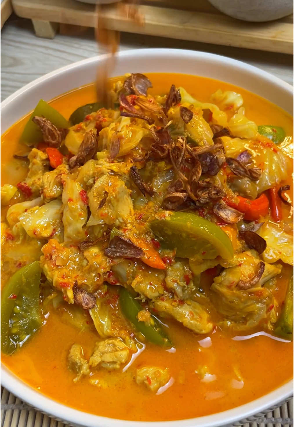Dari pada bingung mau masak apa mending masak resep yang satu ini aja deh #tongsengayam #cooking #simplecooking #reseprumahan #inspirasimenuharian #olahanayam #olahankol #fyp  
