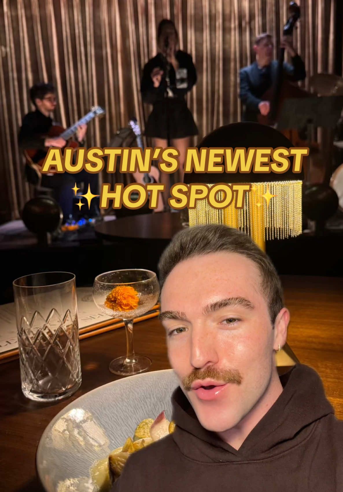 You have to see this place bestie 😍#thingstodoinaustin #austintexas #jupiter #supperclub #jazzclub #jazztok #veganrestaurant #latedinner #atxlife #visitaustin #greenscreen  