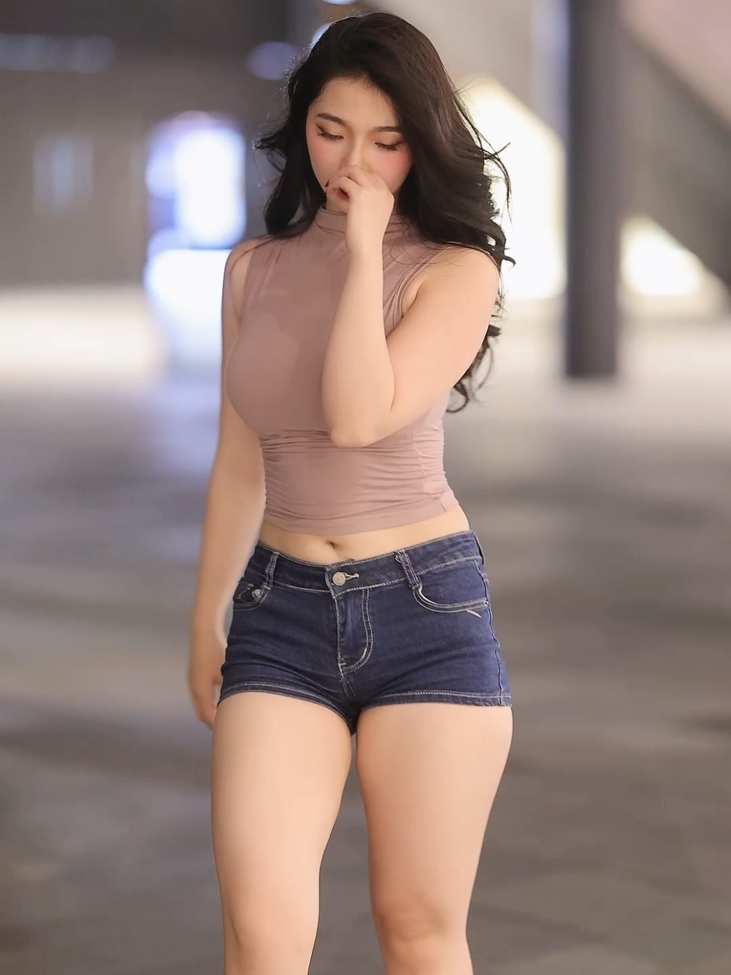 I'm shy #trending #fyp #xuhuong #foryou #StreetFashion #foryoupage #viral #fashion 