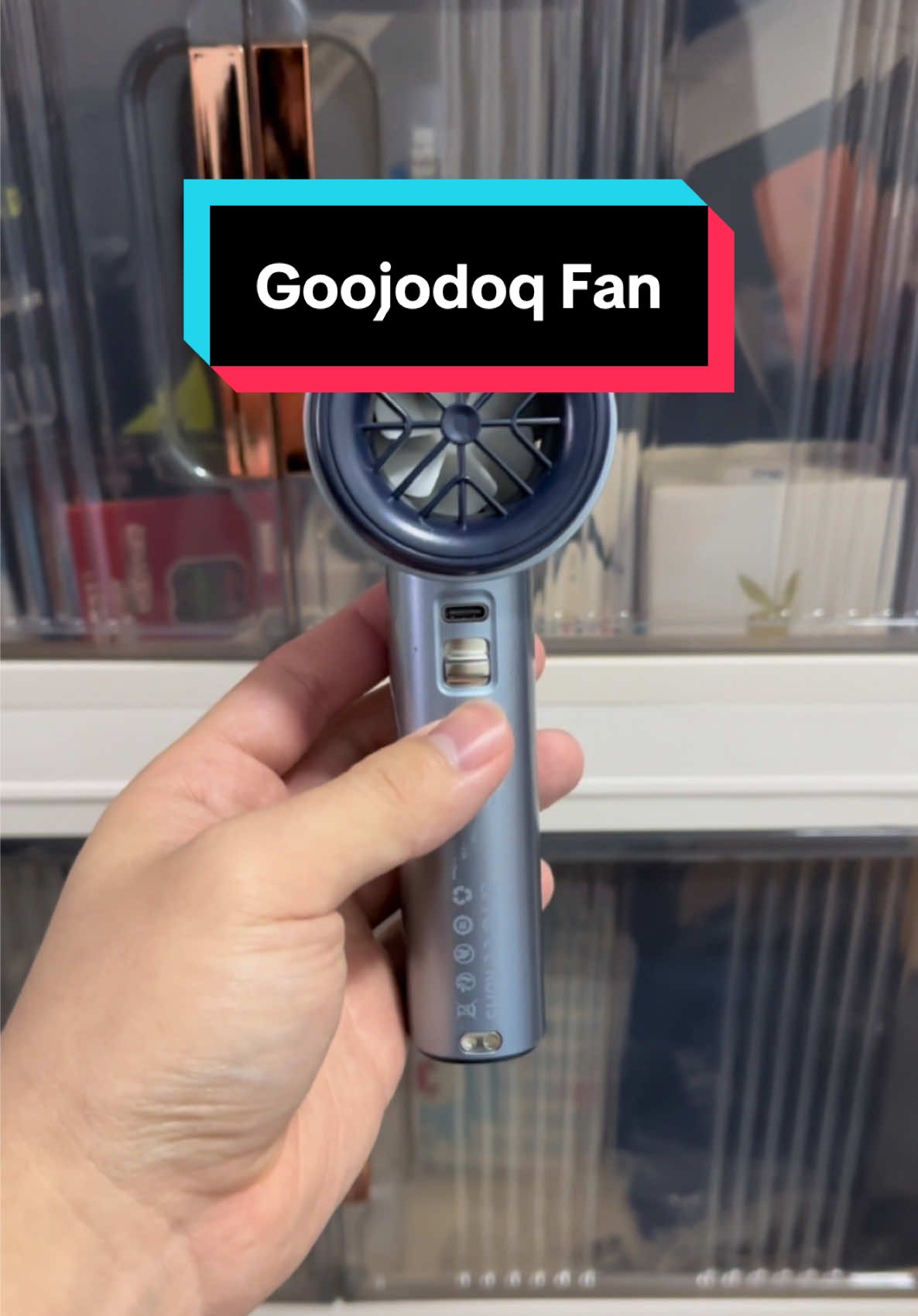 Goojodoq handheld fan. Strong wind. Have 5 adjustable speed. Easy to carry to anywhere. #handheldfan #portablefan #portablehandheldfan #minifan #minifanportable #kipasmini #kipasminiportable #goojodoqfan #goojodoq 