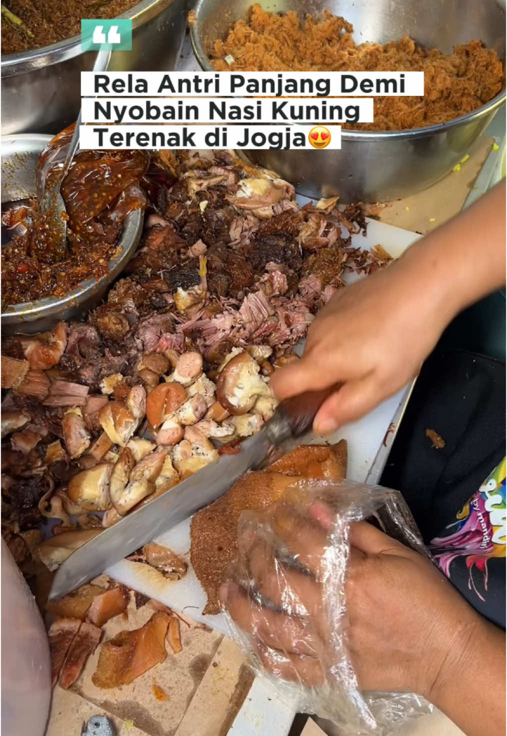 rela antri panjang demi makanan enak ini😍 ada yg pernah coba gais?☝🏻#jogja #kulinerjogja #nasikuningmunacung #jogja24jam 