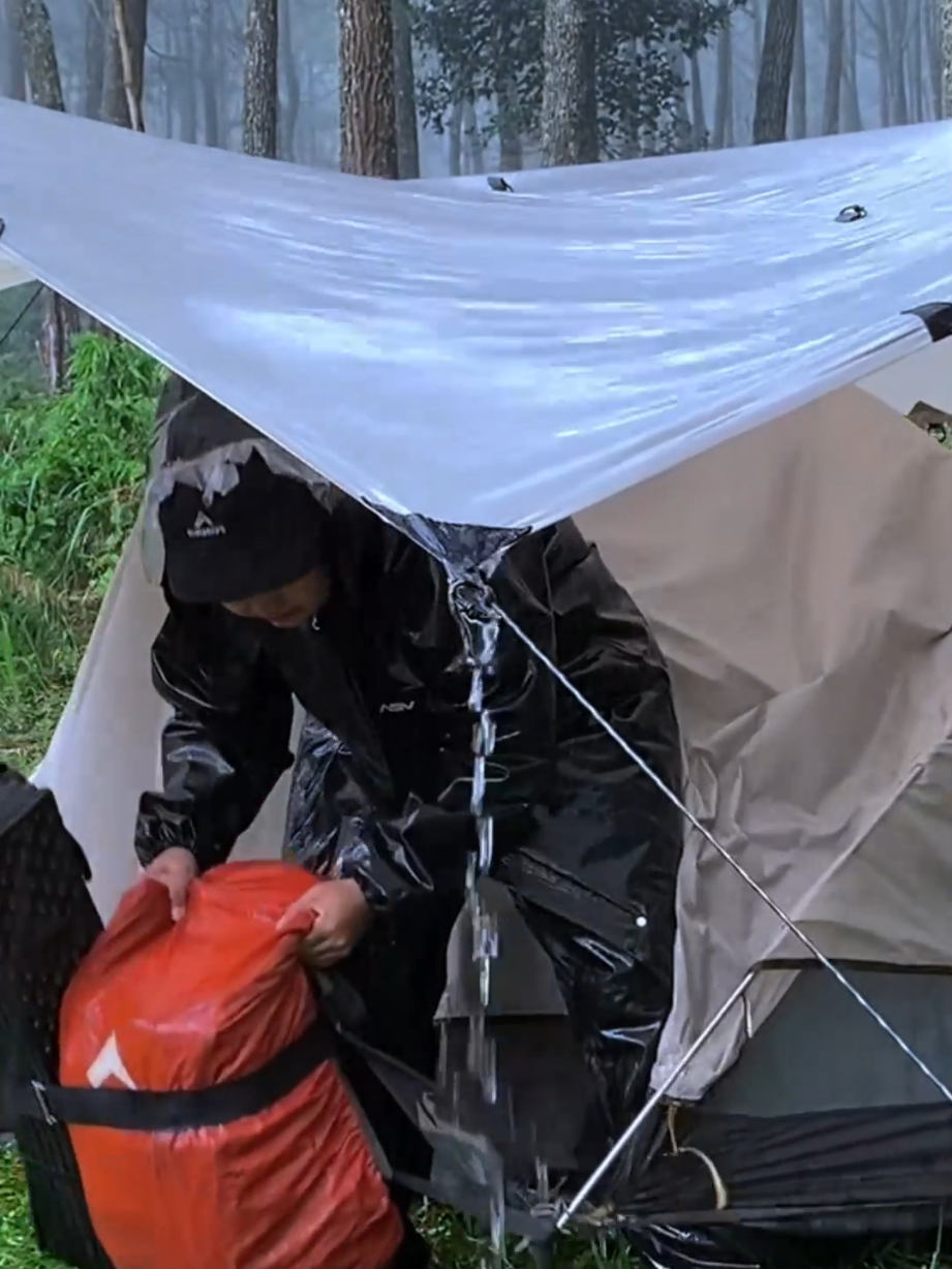 Camping in Heavy Rain 🌧⛈️ #camp #camping #bushcraft #survival #solocamping #campinggear #rainforest #campinglife #campingideas #hujanderas #fyp #Outdoors 