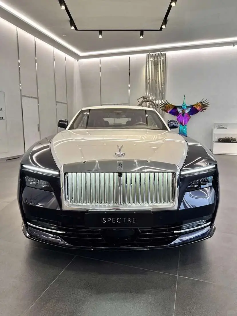 #xh #viral #trending #rollsroyce #rollsroycespectre 