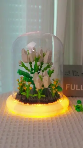 Sure enough, white flowers are the most beautiful.#flowers #gift #buildingblocks #tiktokmademebuyit #beauty #fyp #cute #tiktokshop 