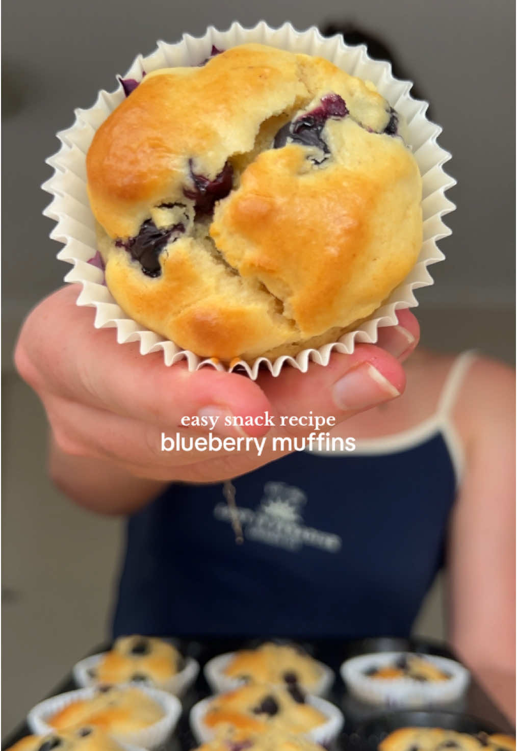 I took a much needed break over the last couple of weeks but I’m back with my first recipe of 2025!! 🥰 Ingredients (makes 9) 1 1/2 cups self raising flour 2 eggs  1/3 cup neutral flavoured oil 1/3 cup maple syrup  1/3 cup milk of choice  1 cup fresh blueberries  Bake at 180°c for 12-15 minutes or until cooked. Enjoy!  #blueberrymuffins #muffinrecipe #EasyRecipe #easybaking #bakingrecipe #snackrecipes #healthyrecipe 