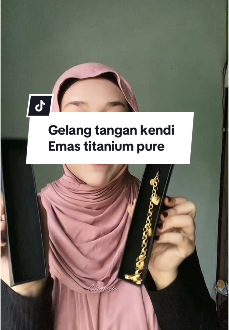 Nk repeat gelang lain plk untk pakai raya nnti.serius lawa giloo #emastitanium #gelangkendi #gelangtanganlove #gelangtanganlovegantung #gelangtangankendi #emastitaniumviral #emastitaniummurah #emastitaniumantikarat 