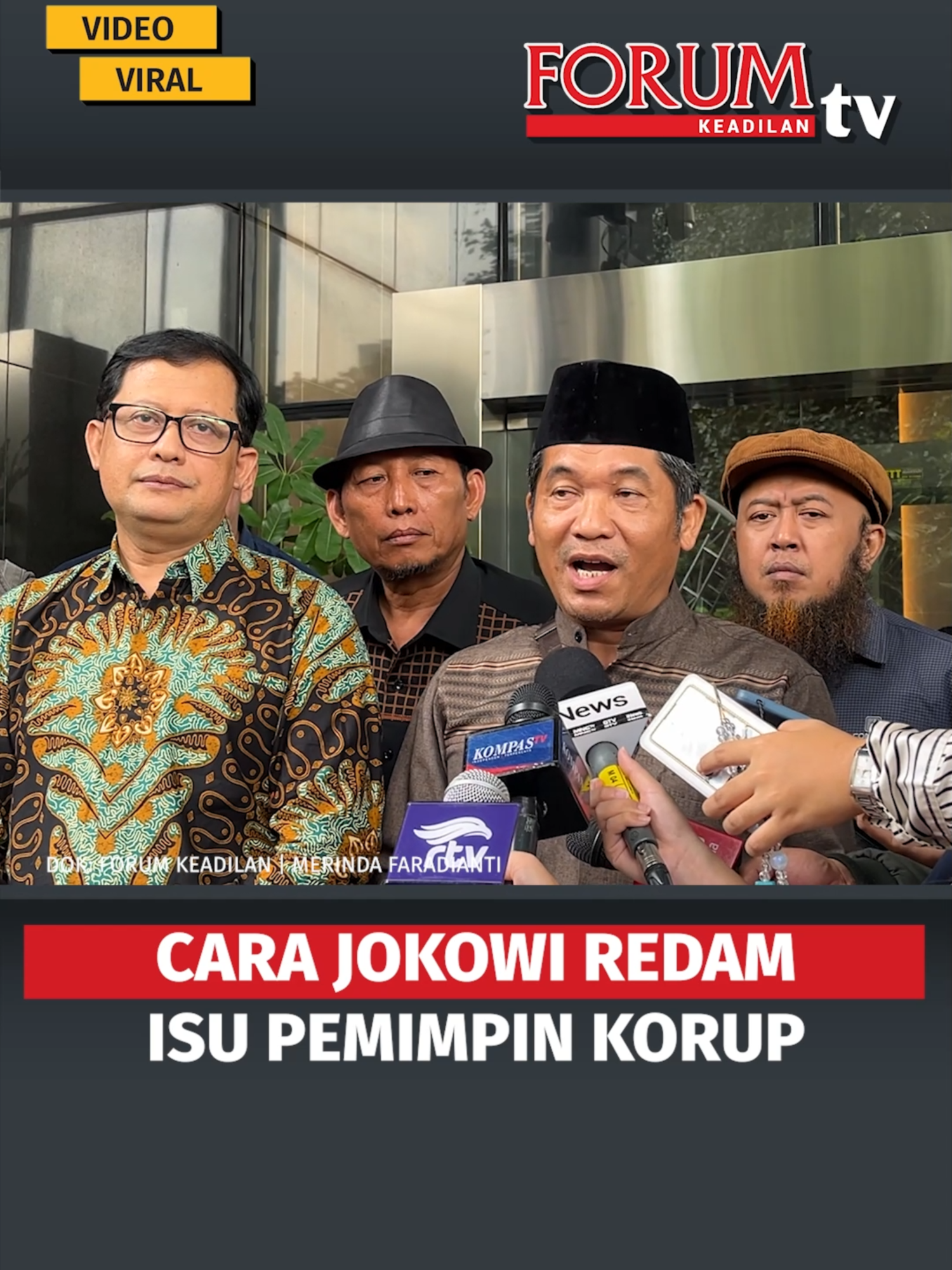 Direktur Eksekutif Lingkar Madani (LIMA) Ray Rangkuti membeberkan empat cara mantan Presiden Joko Widodo (Jokowi) meredam isu presiden terkorup versi Organized Crime and Corruption Reporting Project (OCCRP). Salah satu caranya, ialah dengan menyebut OCCRP tidak kredibel. Baca selengkapnya di forumkeadilan.com #rayrangkuti #lima #occrp #presidenjokowi #isukorupsi #organizedcrime #forumkeadilan #beritaterkini #politikindonesia #updateberita #kpk #korupsi