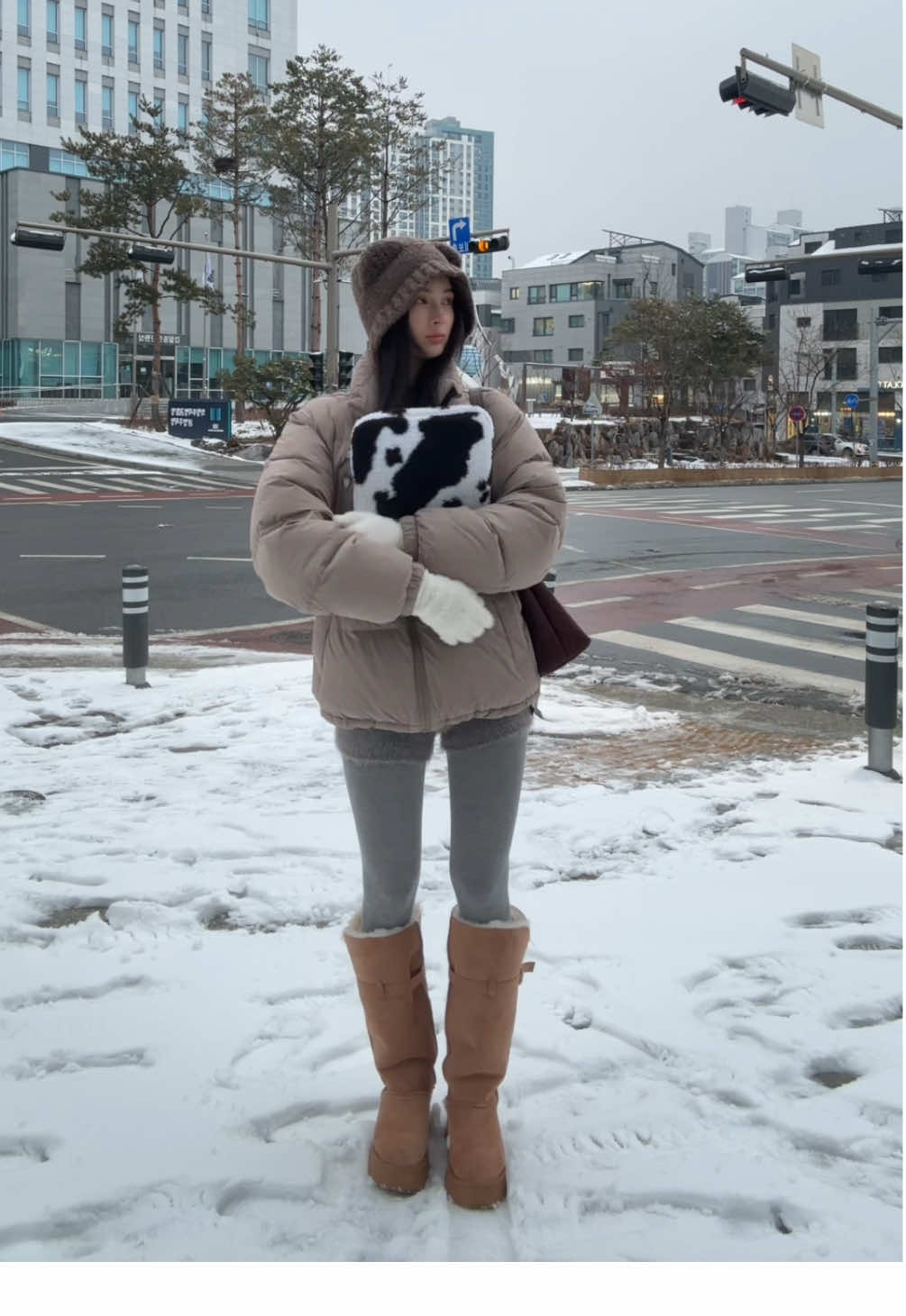 no makeup, cute outfit and snow #OOTD #outfit 