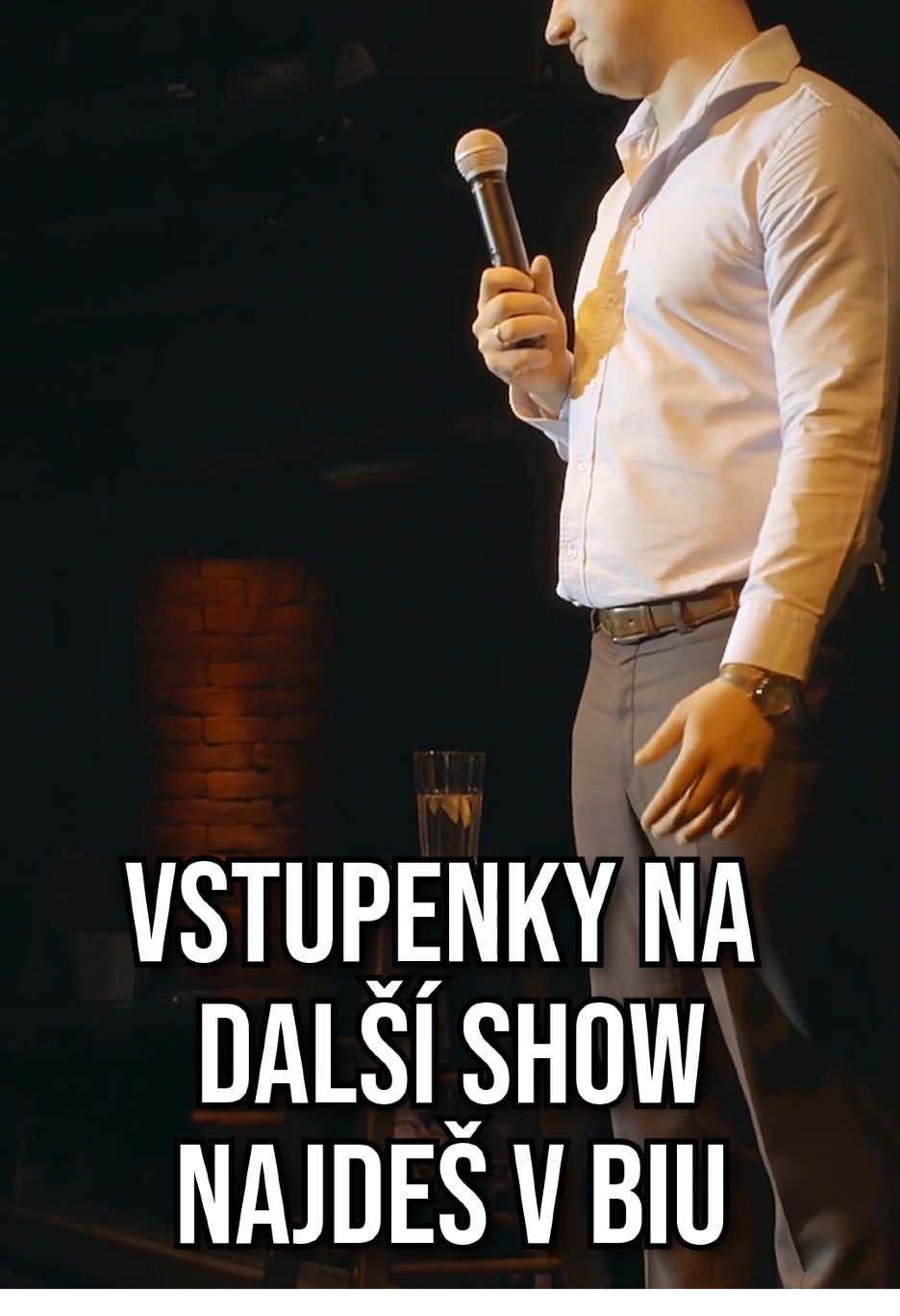 Seznámil se tady někdo někdy přes Tinder??? Vstupenky na moje další show najdeš v biu, těším se😉 #standup 