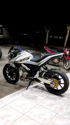 Simpel aja wir😁#menyalaabangkuh🔥 #stikermurah #vixion_modifikasi #vixionroadrace #allnewvixion 