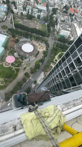 That anh em lau kính là thấy Tết 😄😄#67k1angiang❤❤❤ #windowcleaning #windowtint #dugiaylaokinh #tredingvideo 