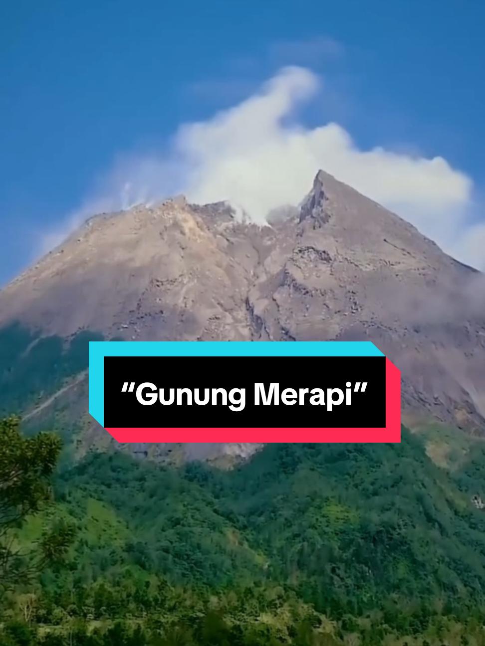 saksi bisu keperkasaan alam. Dalam diamnya, tersimpan kekuatan yang menggetarkan dan keindahan yang memukau. Sebuah mahakarya sekaligus pengingat akan kecilnya manusia di hadapan semesta. . #gunung #gunungmerapi #video #pemandangan #jogja #yogyakarta  Source: @syam_syaifulamin