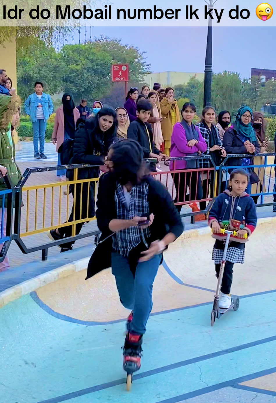 Asy number daty hai chalty chalty🤭😜#haseebskater #skating #skatingtraning #fun#pindiskater #rawalpindi 