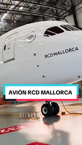 El avión RCD Mallorca es una realidad ❤️🖤✈️ @Air Europa Líneas Aéreas 