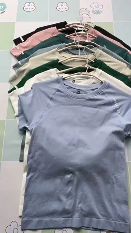 T-shirt 😎😎#fyp #fypシ #fashion #fashiontiktok #tiktokshop #tiktokmademebuyit #spotlightfinds #tiktokshopholidayhaul #tiktokshoplastchance #tiktokshopnewyearnewaura #makemyyear #tshirt #shortsleeves #yoga #gymwear #sportswear #OOTD #ootdfashionstyle 
