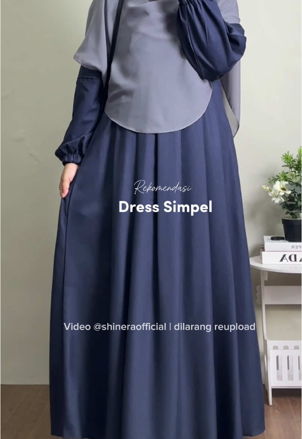 Dressnya cantik banget 🫶🏻 #gamispolos #gamiskatun #dresssimple #dress #dresskatun #gamislebaran #dresslebaran #dresspolos 