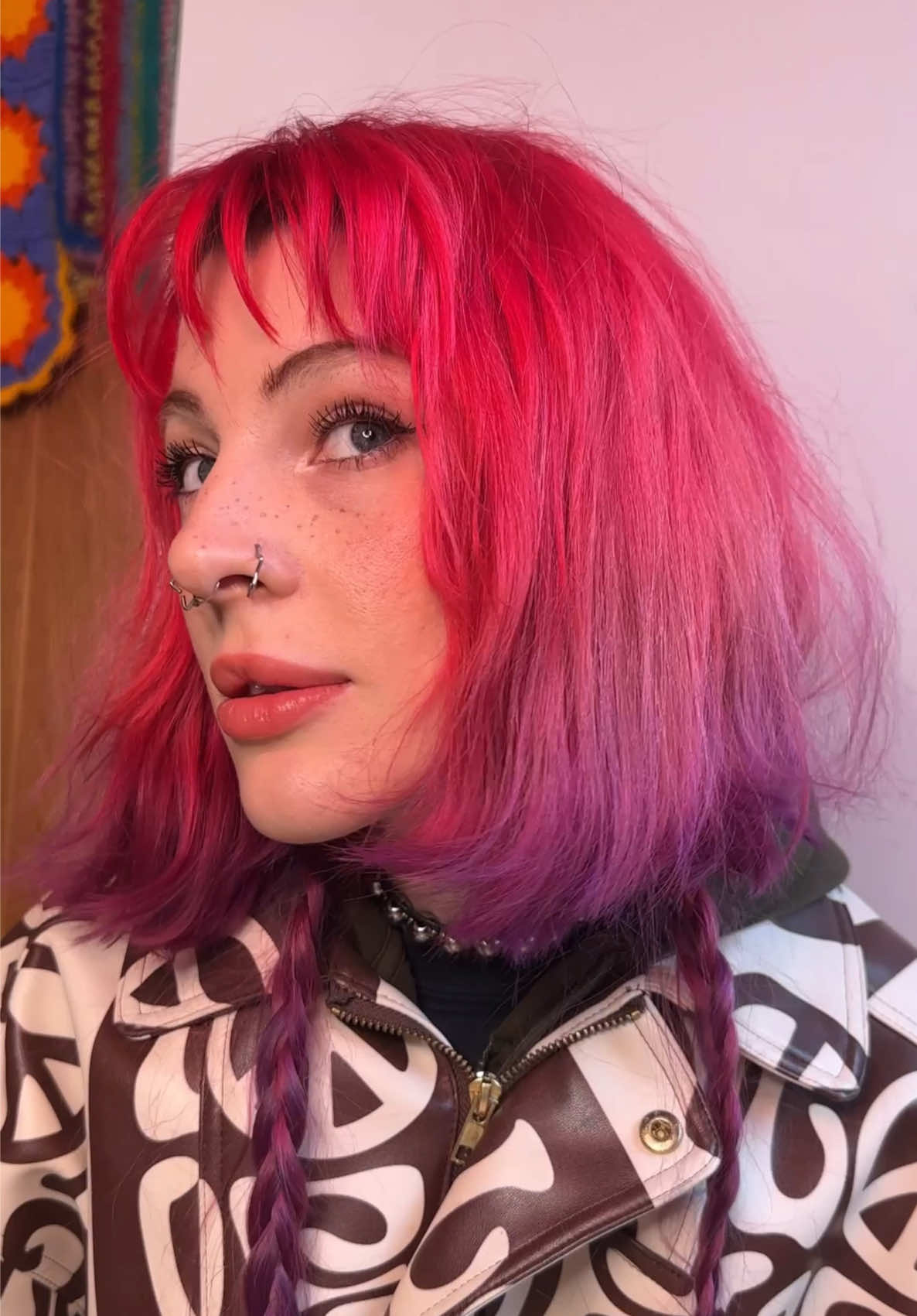 Ramona Flowers inspired hair 💐 I few people told me I looked like her in my last hair videos so I leaned into the look 💞  #ramonaflowers #pinkhair #jellyfishhaircut #scottpilgrim #cosplay #bobhaircut #hairtok #hairinspo #pixiehair 
