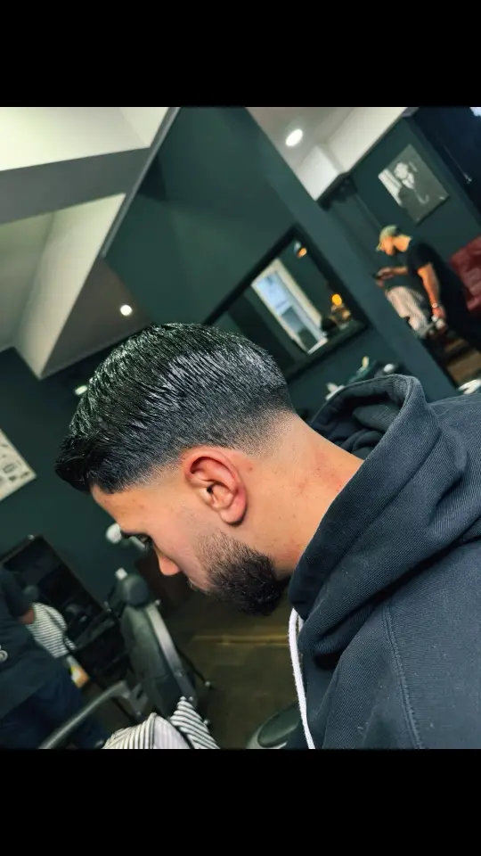 Wer macht’s besser?  #berlinbarber #taper #fade #barbershop #west #kudamm #pro #panasonic #gamma #nr1