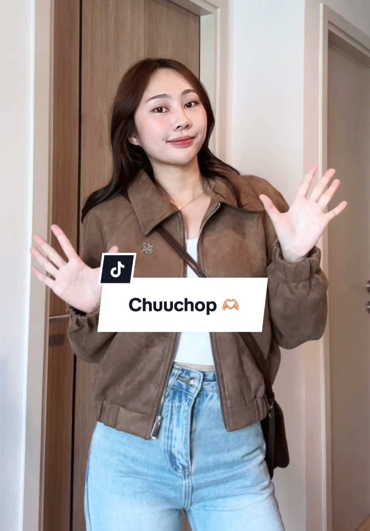 ใส่สวยมาก หรูสุดๆ ใส่สีน้ำตาลเข้มนะคะ ไซต์  m #chuuchop #OOTD #outfitideas #unboxing #ss24tfashion #jacket  #เสื้อแจ็คเก็ต #เสื้อแจ็คเก็ตแขนยาว #เสื้อแจ็คเก็ตแขนยาวมีซิป #ชุดไปต่างประเทศ #airportlook 