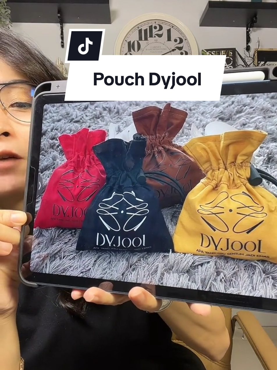 Pouch viral...jangan sampe ngga kebagian 🤗🏃‍♂️‍➡️ #jwmanagementagency #julianayasaputra #dyjoolclothings #hargapromo #outfitideal #outfitpremium #outfitviral #outfitngemall #outfithangout #outfitinspo #outfitngantor #pouch #pouchkoin #pouchviral #pouchmenabung #lesha #genka 