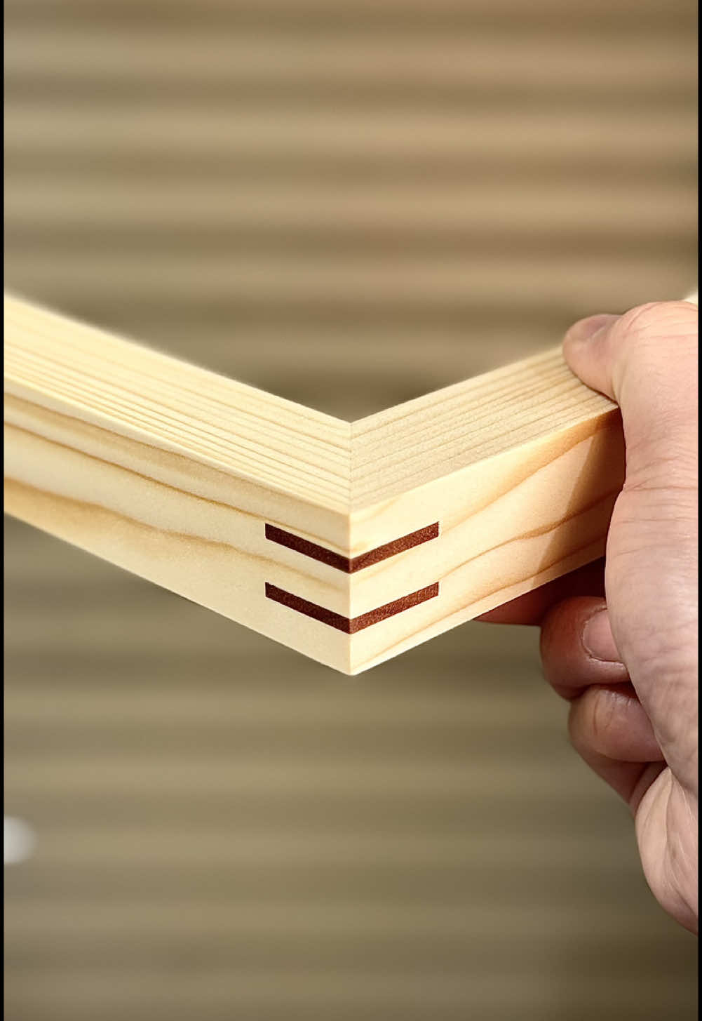 A double spline miter joint made using hand tools. #woodworking #joint #DIY #japanesejoinery 