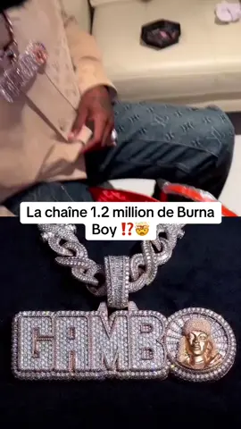 Burna Boy, l'un des artistes les plus influents de la scène musicale mondiale, vient de franchir un nouveau cap en matière de luxe.  Il s'est offert une chaîne exceptionnelle d'une valeur de 1,2 million d'euros, réalisée sur mesure en or blanc et diamants.  Cette pièce d'exception est ornée de plus de 220 carats de diamants VVS1, certifiés par le prestigieux GIA (Gemological Institute of America), garantissant une qualité et une pureté incomparables. Cette chaîne, véritable œuvre d'art joaillière, reflète un prestige inégalé et témoigne du goût raffiné de Burna Boy pour les créations exclusives.  Avec une telle pièce, il ne fait que renforcer son statut d'icône non seulement musicale, mais également dans le monde du luxe et du style. Nos bijoux sur www.zacci.store 💎