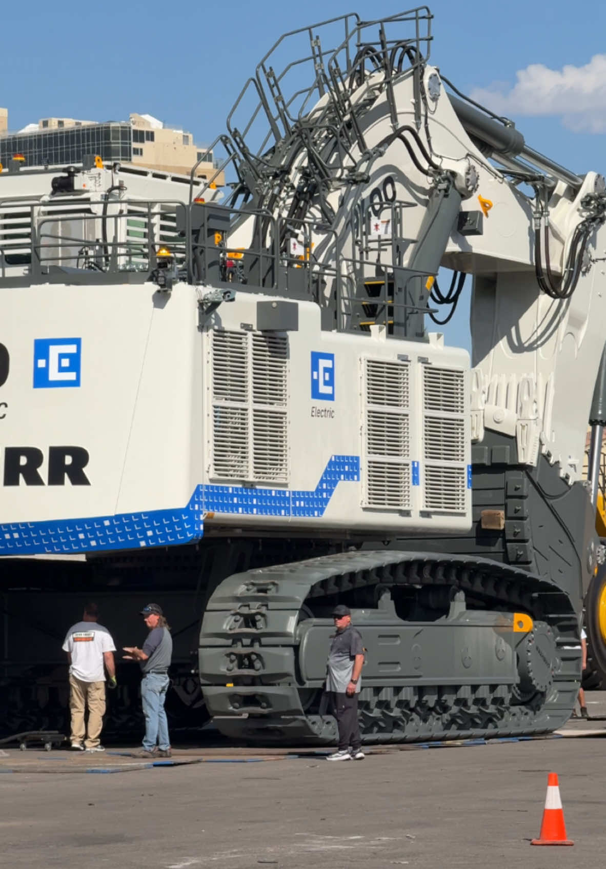 Liebherr’s electric R9400 mining excavator moving out of the Las Vegas Convention Center following MINExpo 2024 #liebherr #mining #liebherrmining #heavyequipment #engineering 