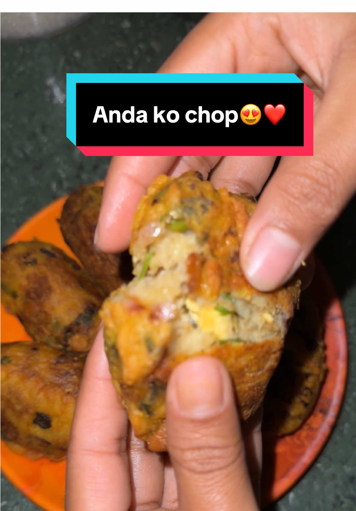 Khani haina ta anda ko chop😍? #andachop #aalutikki #wheretoeat #WhereToEat #mithomithomitho #food #repost #Recipe #trending #tiktokfood #fyp #tiktok 