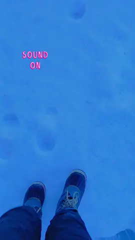 How satisfying is the noise of crunchy snow? #goape #snow #sorelboots #winter #oldlysatisfying 