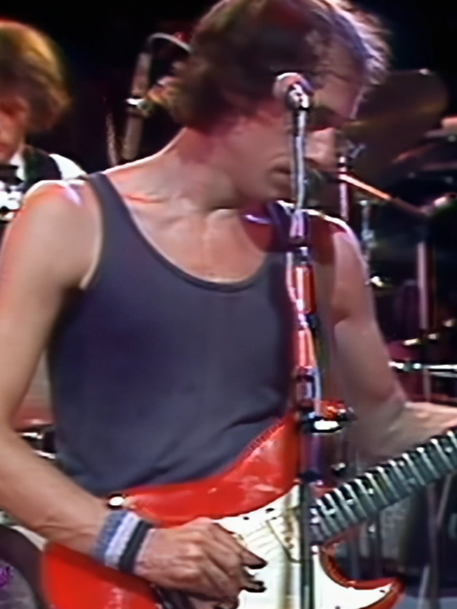 Watch: Dire Straits performing 'Sultans Of Swing', live on the French TV show Chorus, on 14th October 1978. #direstraits #sultansofswing