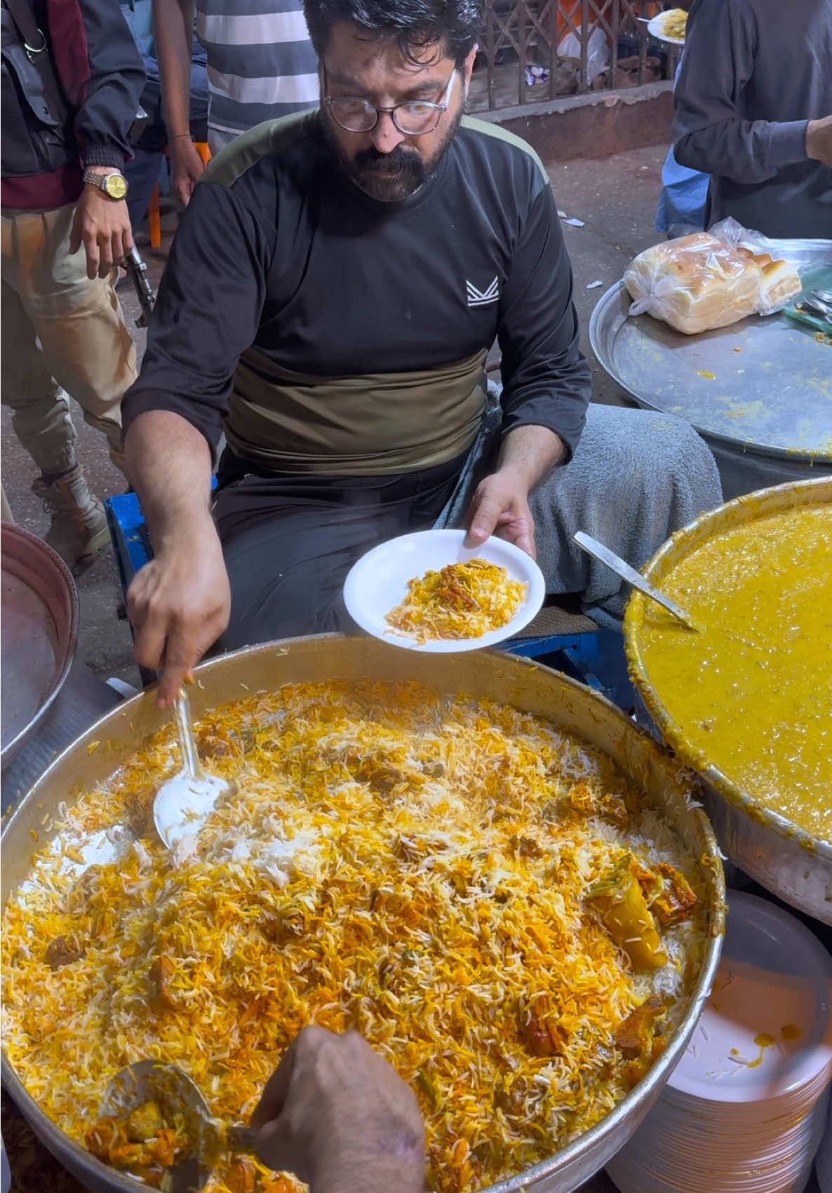 Beef Masala Biryani Karachi #MasalaBiryani #BeefBiryani #streetfood #IndianBiryani #Streetfood #tiktokfood #viraltiktok #tiktokindia #food #video #foryou #trending #viralfood #foodiepk 