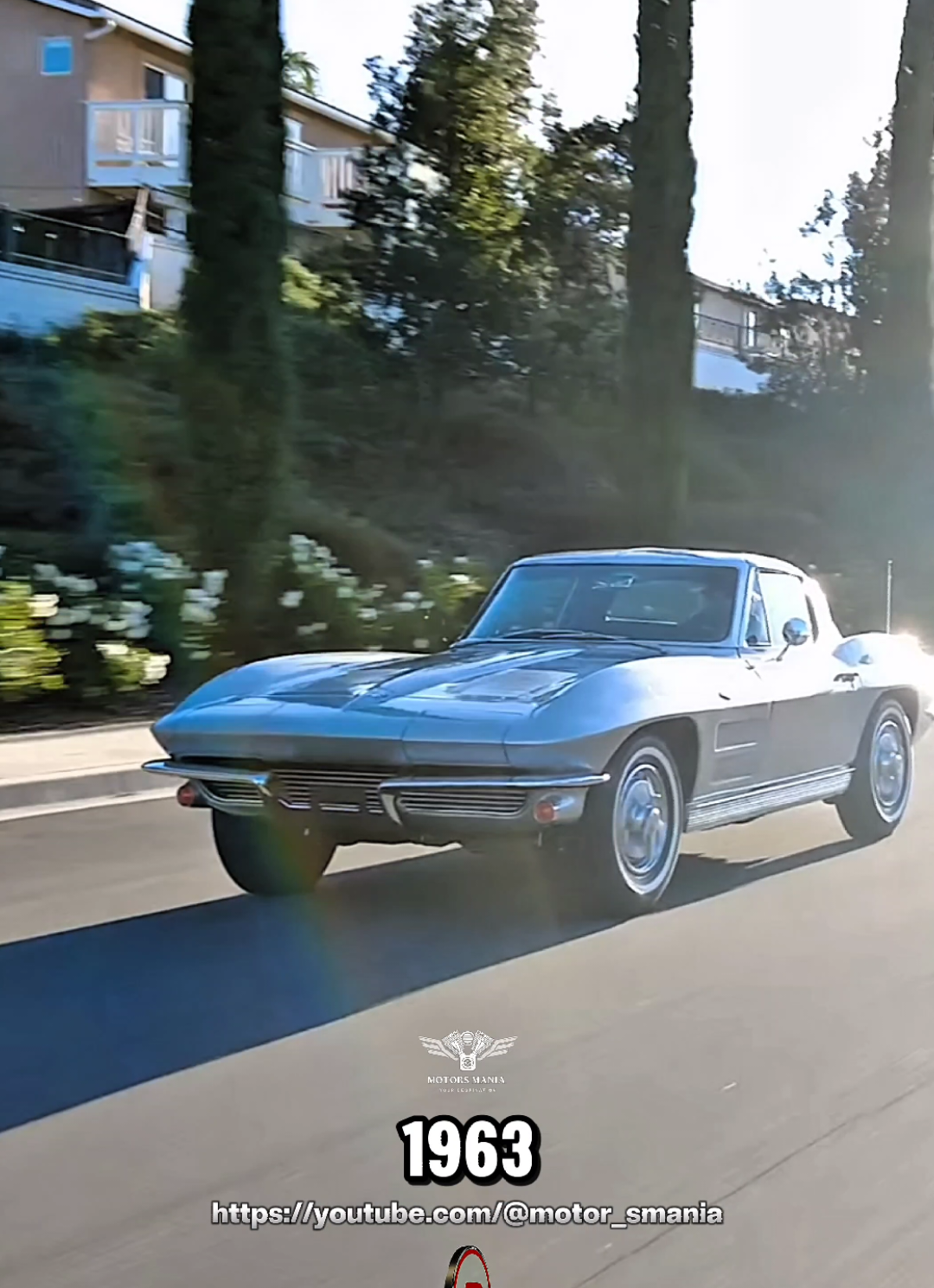 1963 Corvette Sting Ray Split-Screen Coupe #chevy #chevrolet #corvette #chevycorvette #chevroletcorvette #stingray #splitscreen #classiccar #sportcar #oldschool #motorsmania 