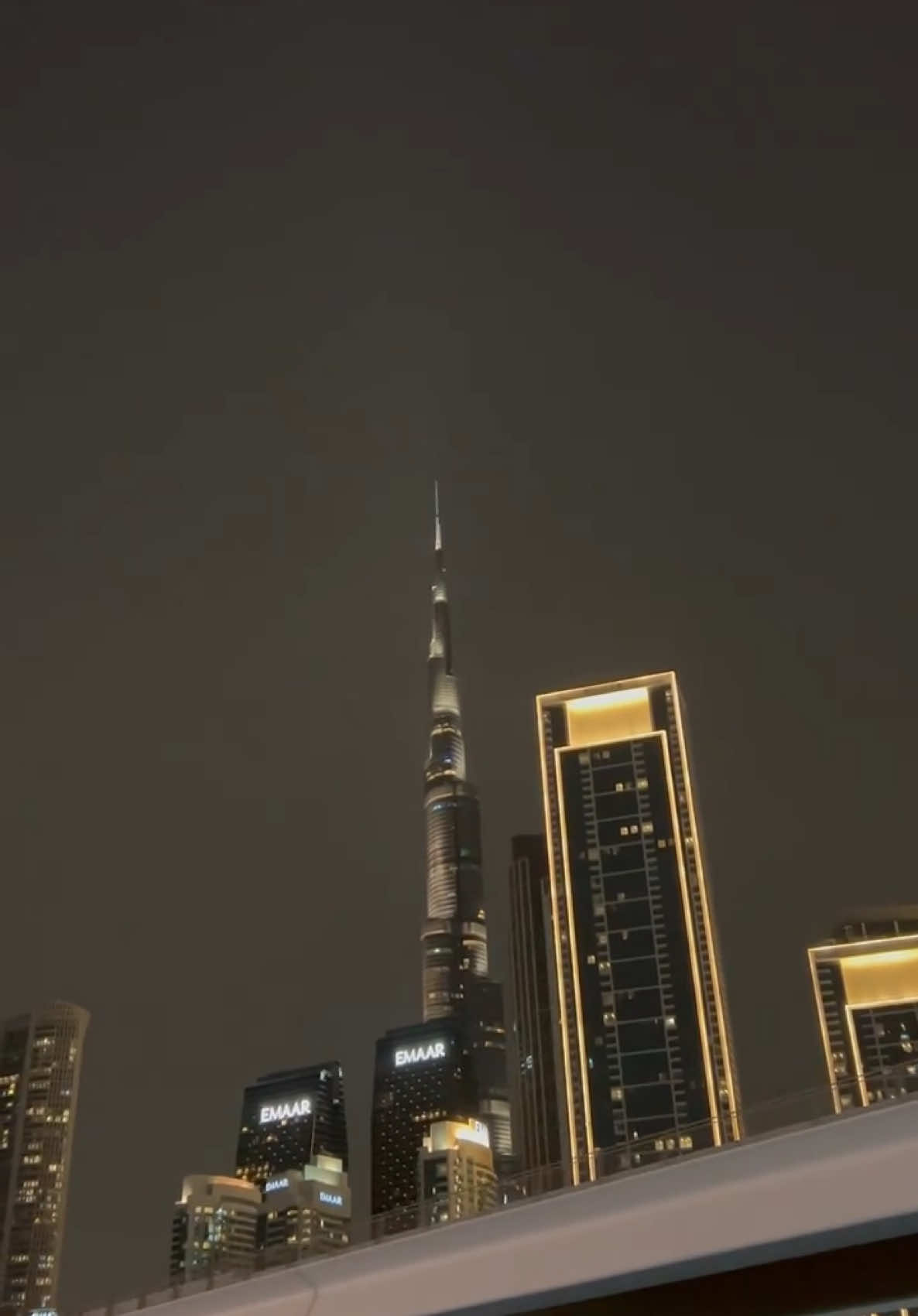 #tiktok #dubai🇦🇪 #uae #travel #view #famous #amazing #burjkhalifa #sheikhzayedroad 