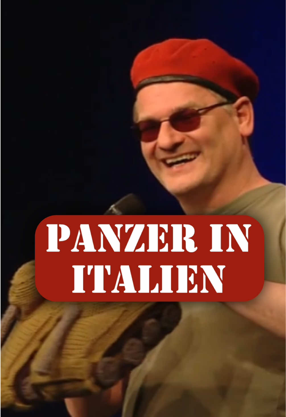 Italienische Panzer🇮🇹 #ausbilderschmidt #standup #comedy #standupcomedy  #lustig #humor #unterhaltung #lustigereels #witzig #deutsch #bundeswehr #wehrpflicht #soldat #militär #italien #lustigevideos #witze 