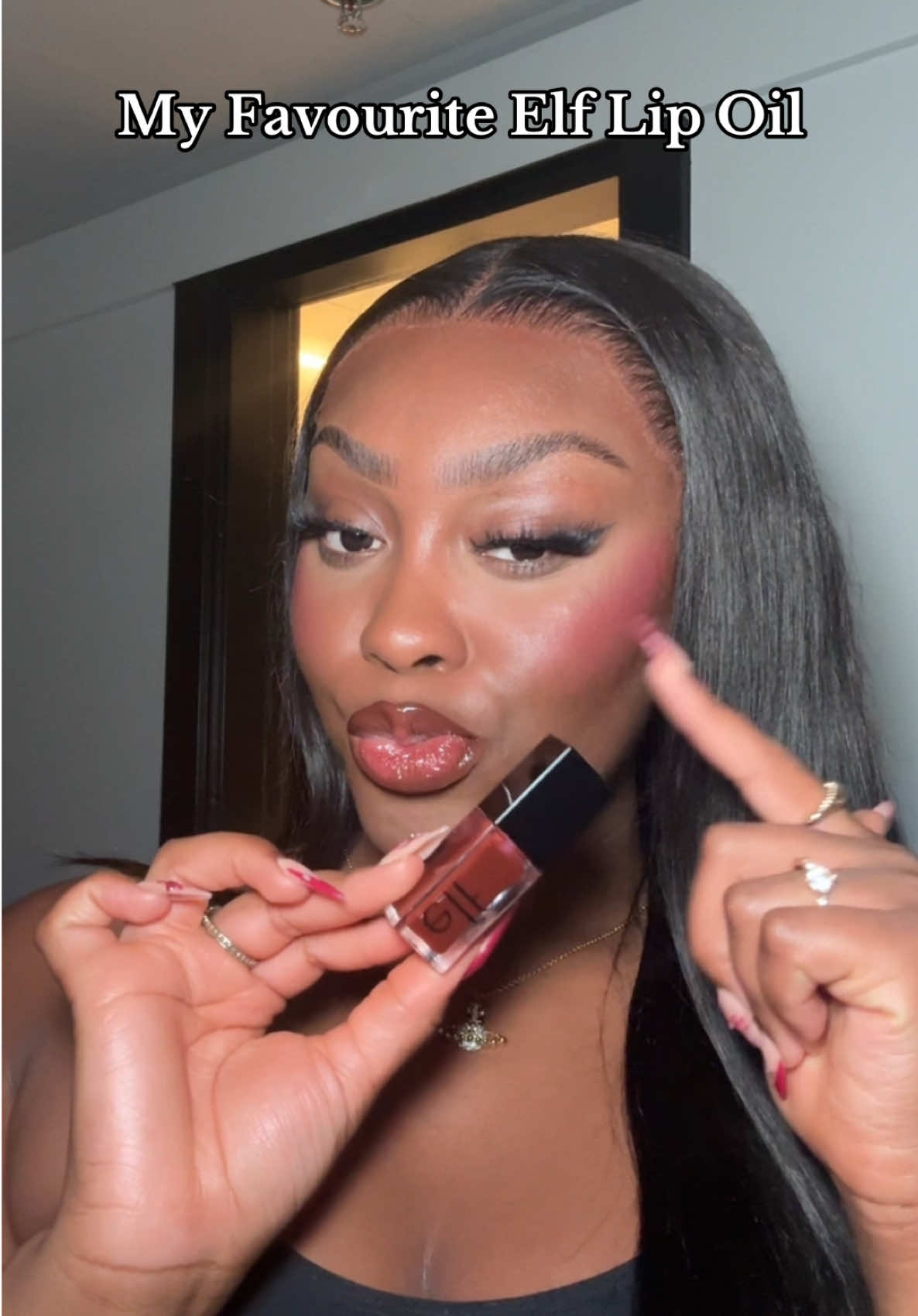 You guys loved the @e.l.f. Cosmetics UK reviver lip oil in ‘Hot fudge’ but this shade is my actual favourite🥰 Jam session😍 #elfcosmetics #lipoil #lipgloss #lipcombo #blackgirlmakeup 
